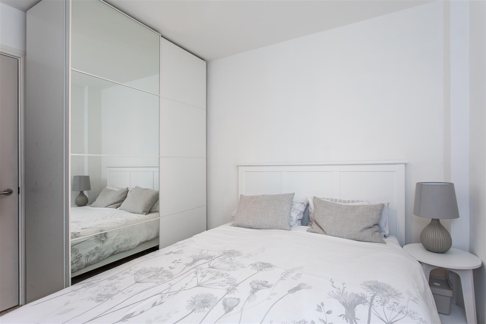 Kirkby Apartments, Mile End